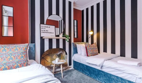 3 bedrooms, iron/ironing board, WiFi, bed sheets
