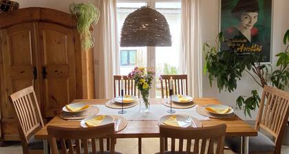 Private house in idyllic location with garden