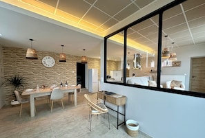 Interior - "Au Gray des flots" riverside apartment Pets welcome (Gray)