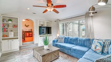 House (3 Bedrooms) | Front of property