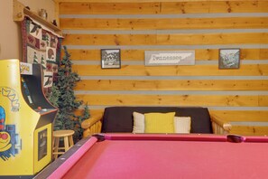 Interior - Private Hot Tub & Game Room: Mountain Retreat! (Sevierville)