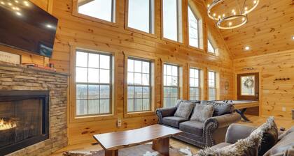 Close to Hiking: Hot Tub Haven in Sevierville!
