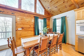 Interior - Tree-lined Cabin w/ Hot Tub & Deck in Bryson City (Bryson City)