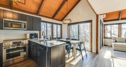 Walk to Ski Slopes: Wintergreen Resort Treehouse