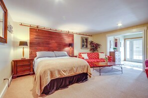 Villa (4 Bedrooms) | Interior - Spacious Yellowstone River Retreat w/ Trails! (Emigrant)