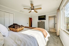 House (5 Bedrooms) | Interior
