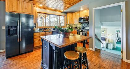 Lakefront Cabin Retreat w/ Dock in Robbinsville!
