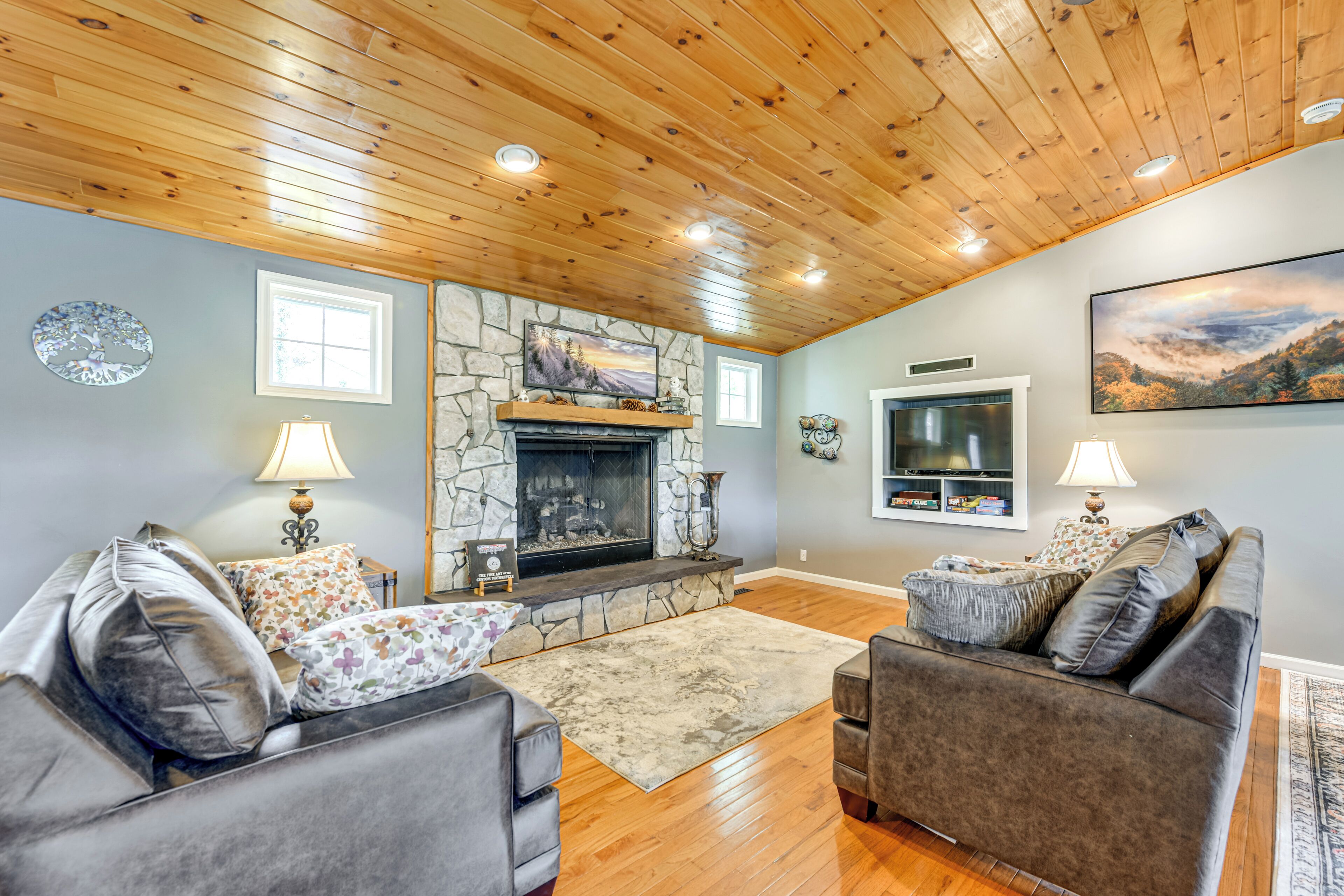 House (5 Bedrooms) | Front of property