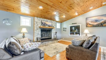 House (5 Bedrooms) | Front of property