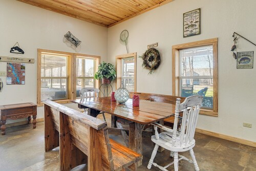 Boat Launch On-site: Lakefront Toledo Bend Getaway