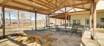 Boat Launch On-site: Lakefront Toledo Bend Getaway