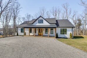 House (6 Bedrooms) | Interior