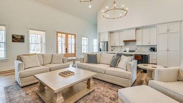 Rumah (6 Bedrooms) | Interior