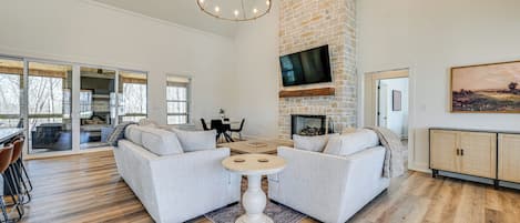 House (6 Bedrooms) | Interior