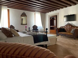 Room - Canal Riva Di Biasio (Venice)