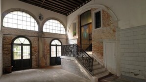 Unclassified image, 5 of 30, button - Canal Riva Di Biasio (Venice)