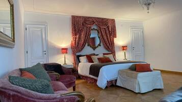 Deluxe Studio Suite, Canal View | Individually decorated, individually furnished, desk, laptop workspace