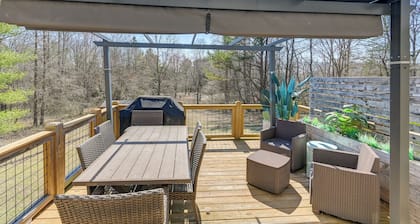 Family Home w/ Furnished Deck in Fairview!