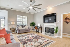 House (3 Bedrooms) | Interior