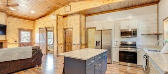 Near Hiking Trails: Mtn-view Haven in Englewood!