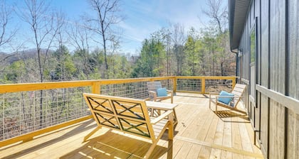 Near Hiking Trails: Mtn-view Haven in Englewood!