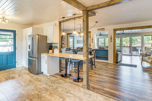 House (3 Bedrooms) | Interior