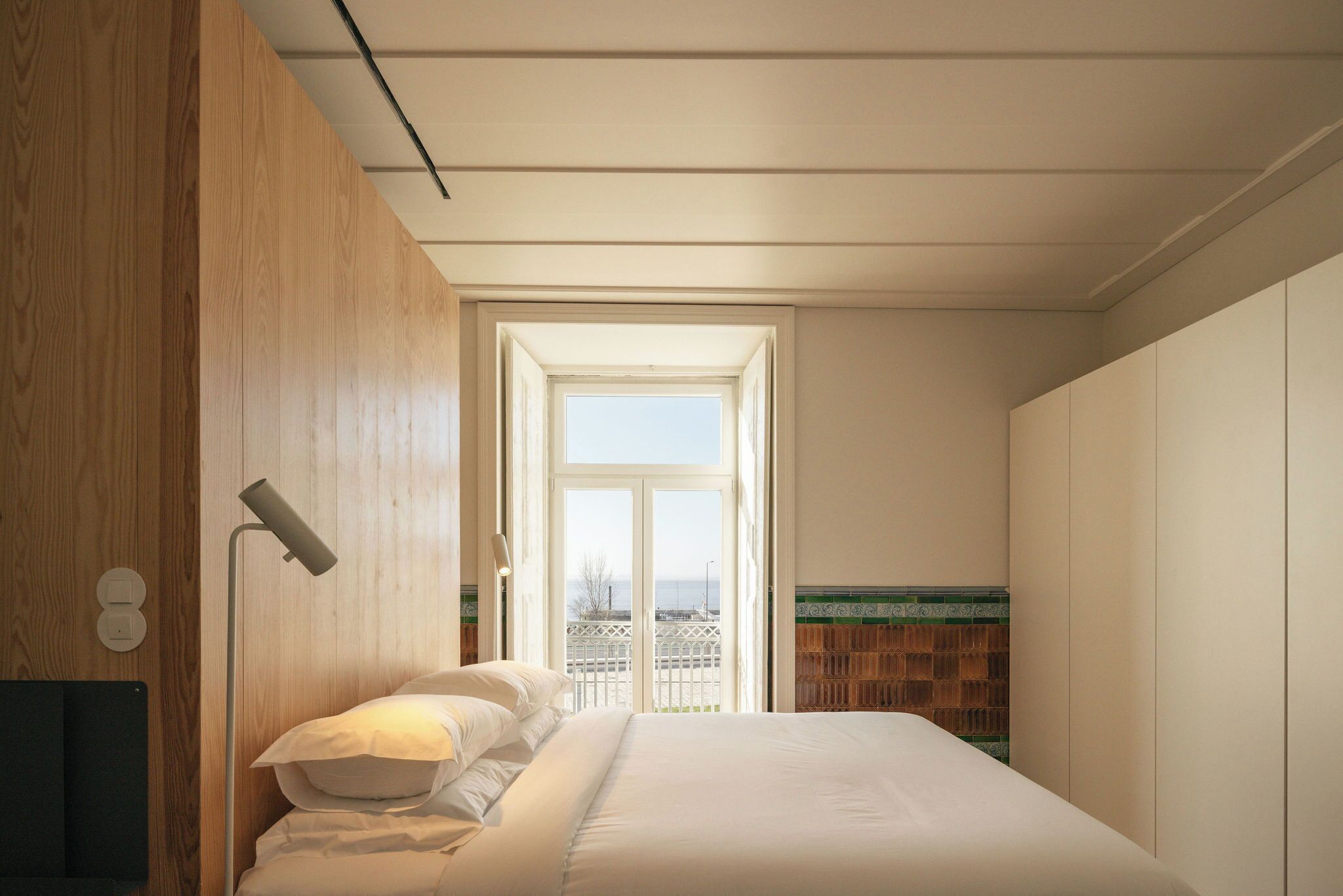 Superior-Apartment, 1 Schlafzimmer, Nichtraucher, Flussblick | Laptopgeeigneter Arbeitsplatz, schallisolierte Zimmer