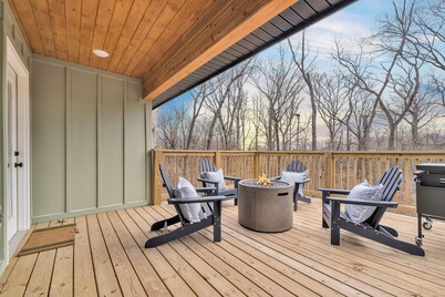 The Bella Muse - 3-Bedroom House W/ Hot Tub close to Bike Trails