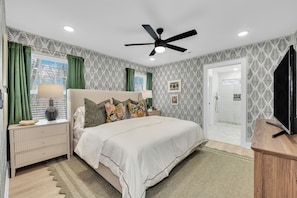 3 slaapkamers, een strijkplank/strijkijzer, gratis wifi, beddengoed