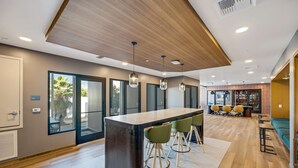 Unclassified image, 5 of 70, button - Luxury 2BR by Oneluxstay (Los Angeles)