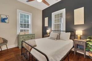 1 dormitorio, escritorio, tabla de planchar con plancha y wifi gratis