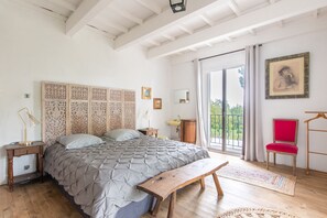 5 soverom og sengetøy