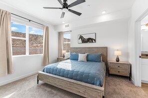 3 bedrooms, desk, iron/ironing board, travel crib