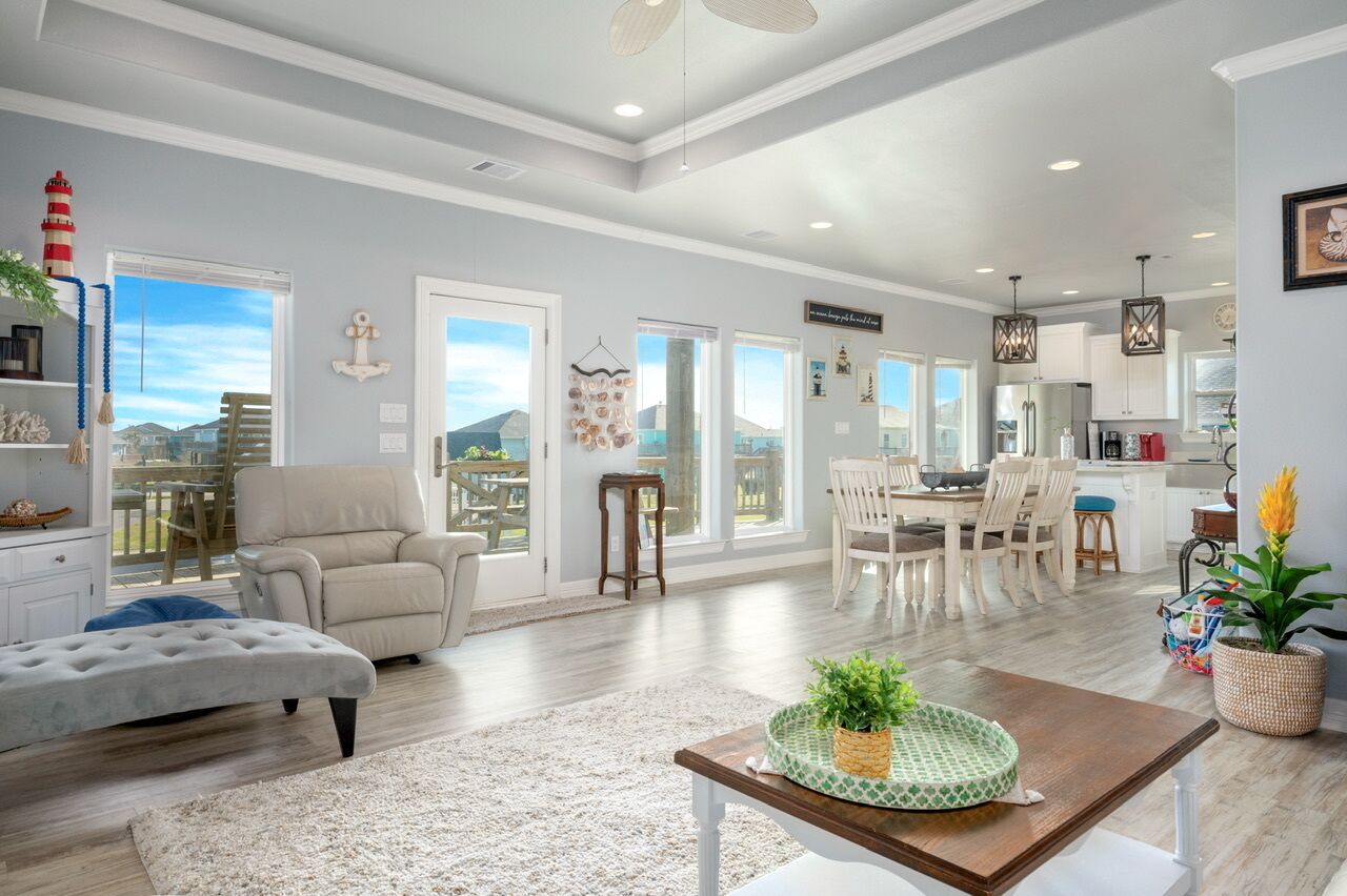 Fernseher, DVD-Player, Bücher