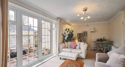 Host & Stay | Trinity Way
