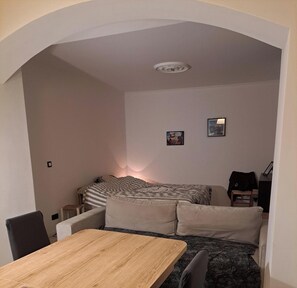 3 chambres, fer et planche à repasser, Wi-Fi, draps fournis