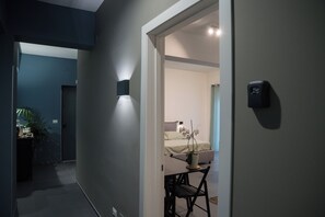 مكتب ومكواة/لوح كي وواي فاي مجانًا وملاءات أسرّة