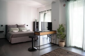 Desk, iron/ironing board, free WiFi, bed sheets - Oktò apartments Milazzo: Studio Standard (Milazzo)