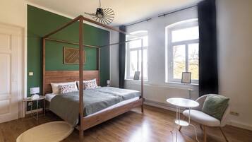 3 bedrooms, iron/ironing board, travel crib, free WiFi