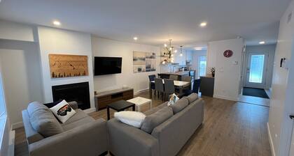 Stonham Condo with Hot Tub! Perfect for hiking, golf or mountain biking.