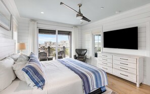 5 bedrooms, iron/ironing board, WiFi, bed sheets