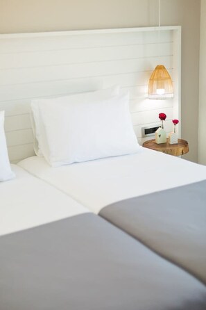 办公桌、熨斗/熨衣板、免费 WiFi、床单