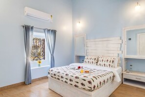 Villa | 4 bedrooms - 3bhk Portuguese-style Villa w Pool Casa Aloma (Assagao)