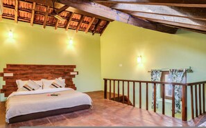 Villa | 4 bedrooms - 3bhk Portuguese-style Villa w Pool Casa Aloma (Assagao)
