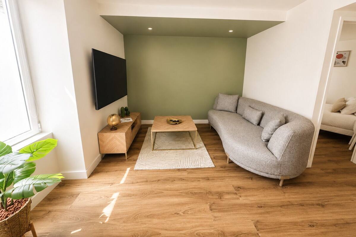 Apartamento luxo | Área de estar | TV de tela plana, console de videogame