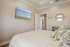 Casa, 3 habitaciones | 3 habitaciones, escritorio y espacio para trabajar con laptop 