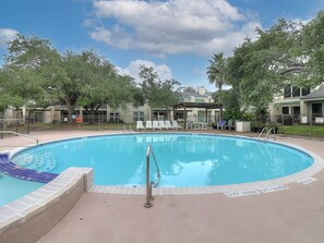 House, 2 Bedrooms | Pool