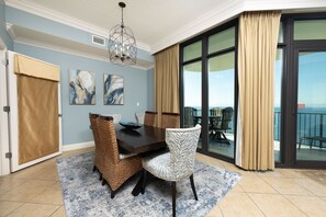 Condo, 3 habitaciones | Restaurantes