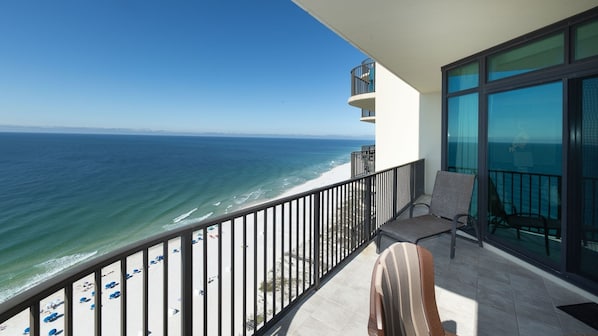 Condo, 3 Bedrooms | Property grounds