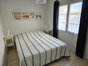 2 soverom, strykejern/-brett og wi-fi (inkludert)